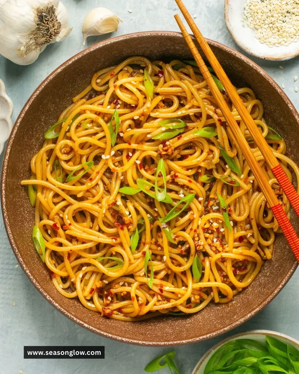 10 Minute Garlic Chili Oil Noodles with vibrant flavors and a spicy kick.