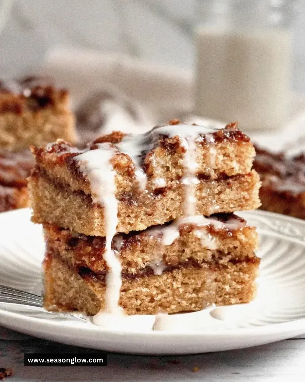 Delicious gluten-free cinnamon coffee cake topped with a streusel topping.