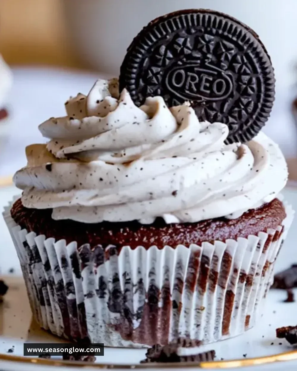 Delicious Oreo frosting topping on a chocolate cake