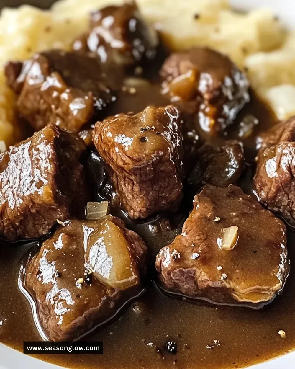 Plate of tender sirloin tips served in rich gravy sauce