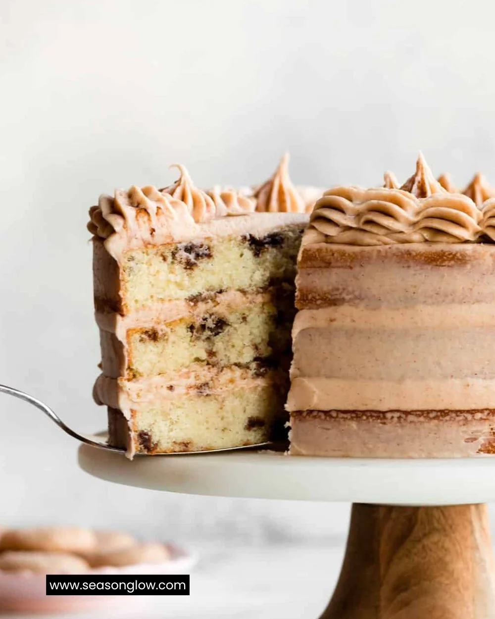 Delicious Snickerdoodle Cake topped with cinnamon sugar