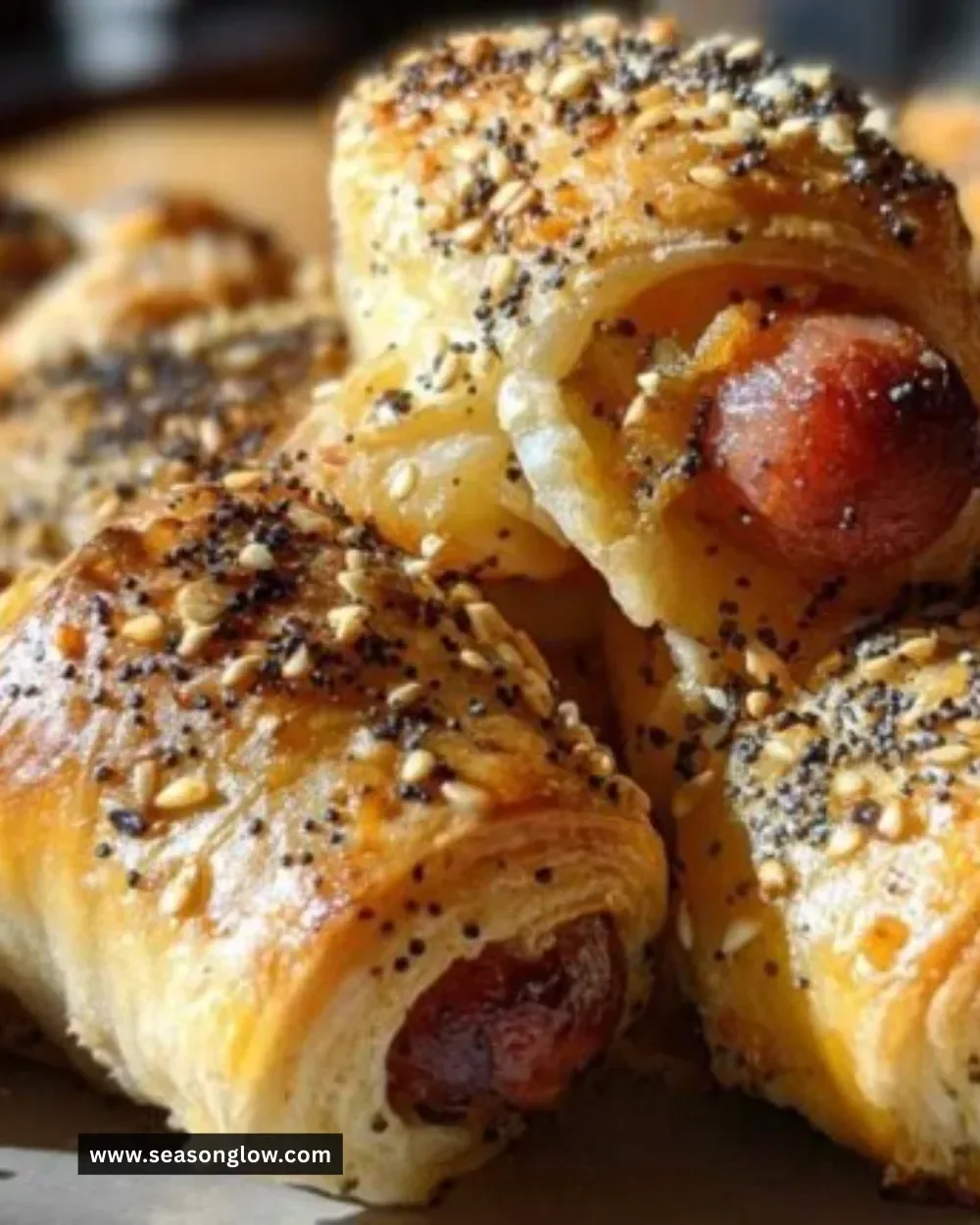 Everything Bagel Pigs in a Blanket appetizer with bagel seasoning