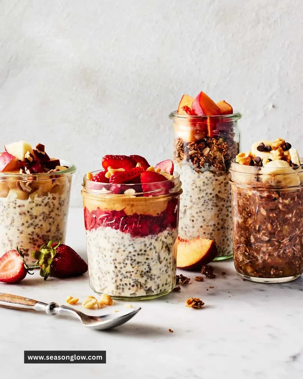 Bowl of healthy breakfast oats topped with fruits and nuts