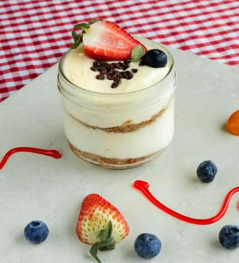 Healthy protein cheesecake jars made with cottage cheese for nutritious snacking