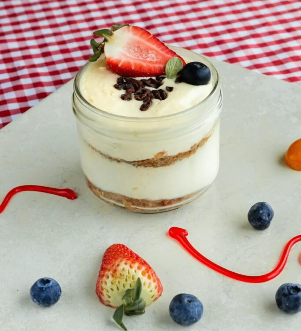 Healthy protein cheesecake jars made with cottage cheese for nutritious snacking
