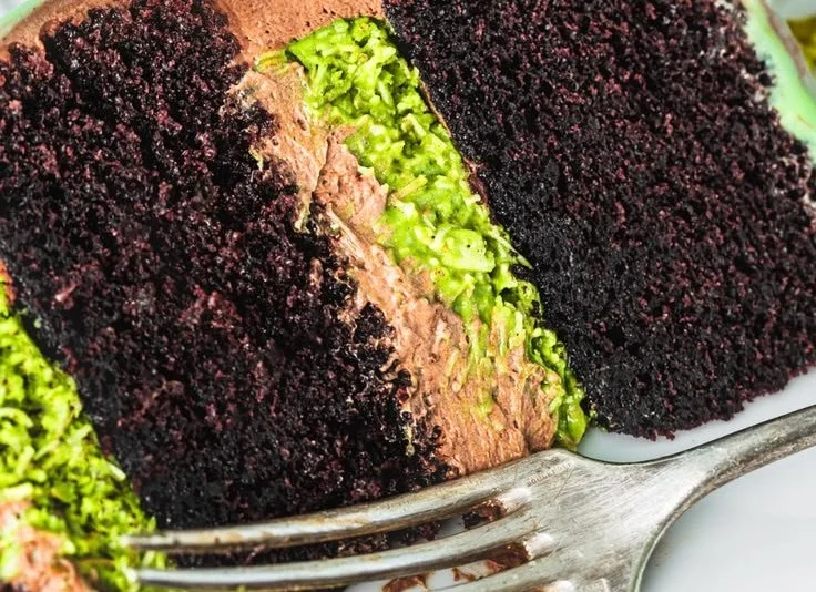 Dubai Chocolate Pistachio Cake